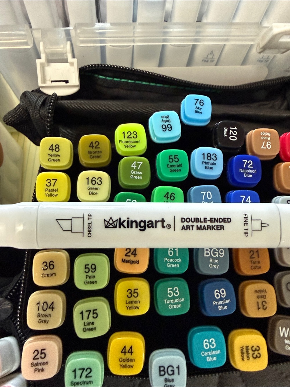 Alcohol-Based Marker Set in Multi-Color Assortment - Picture 2 of 2
